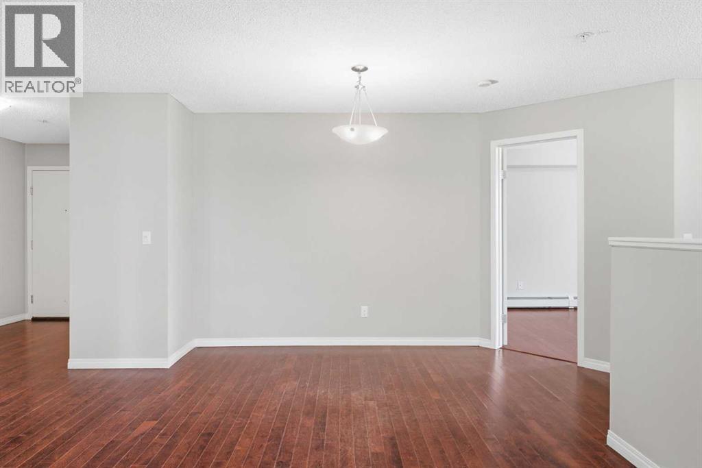 102, 17 Country Village Bay NE, Calgary, Alberta  T3K 5Z3 - Photo 6 - A2335212