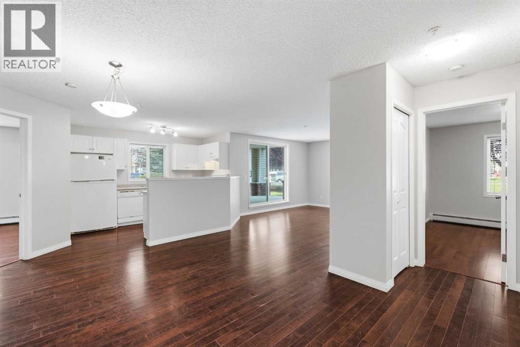 102, 17 Country Village Bay NE, Calgary, Alberta  T3K 5Z3 - Photo 16 - A2335212