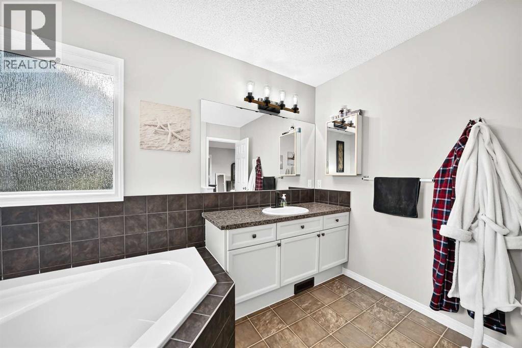 265 Bridleridge View SW, Calgary, Alberta  T2Y 0E6 - Photo 15 - A2335332