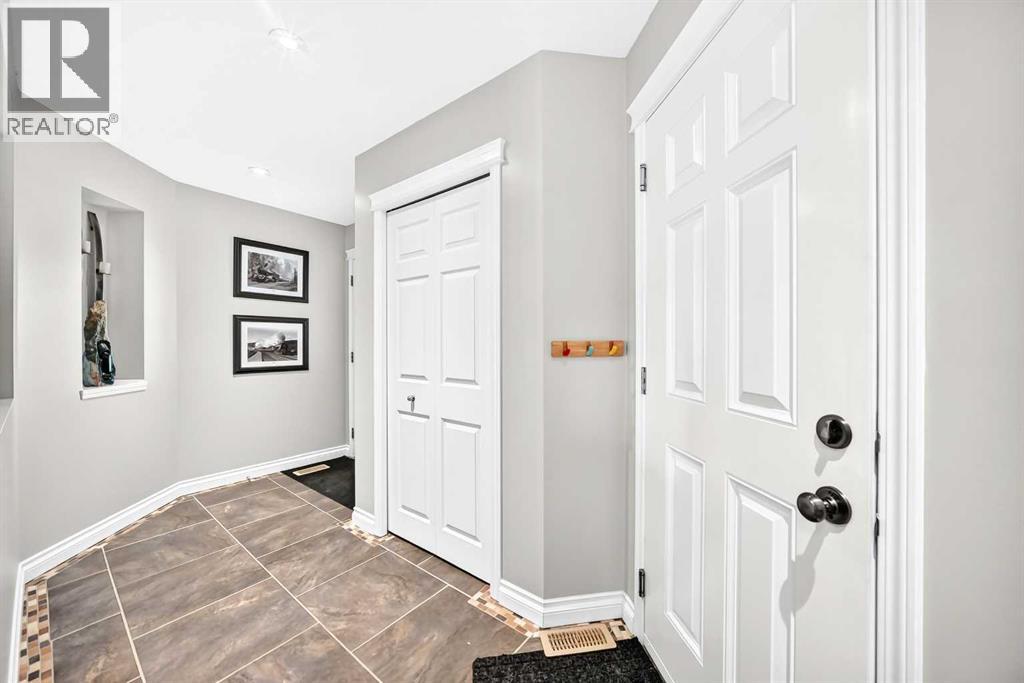 265 Bridleridge View SW, Calgary, Alberta  T2Y 0E6 - Photo 2 - A2335332