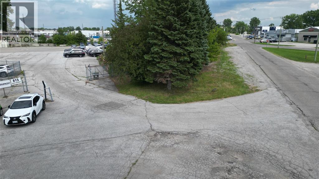 815 Confederqation Street, Sarnia, Ontario  N7T 5T8 - Photo 11 - 26017038