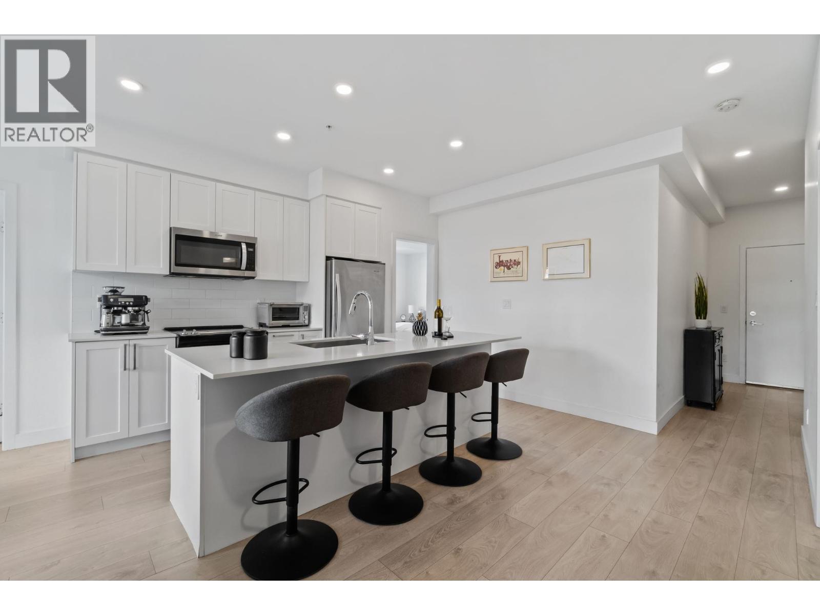 301 808 Gauthier Avenue, Coquitlam, British Columbia  V3K 0H1 - Photo 3 - R3153354