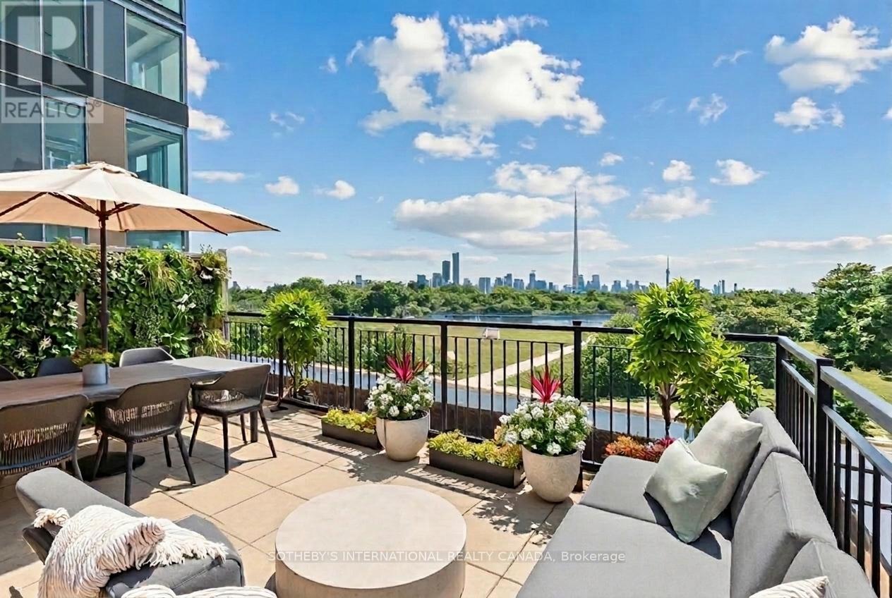 TH1 - 288 ST CLAIR AVENUE W, Toronto, Ontario
