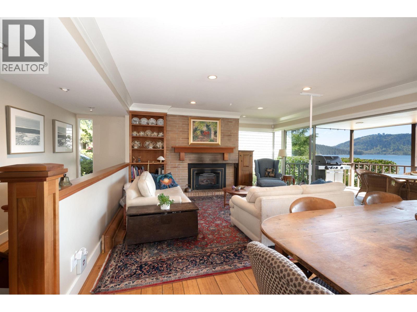4455 Harris Place, North Vancouver, British Columbia V7G 1E9 - Photo 3 - R3153376