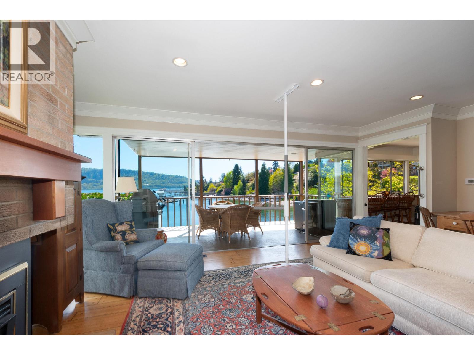 4455 Harris Place, North Vancouver, British Columbia V7G 1E9 - Photo 5 - R3153376