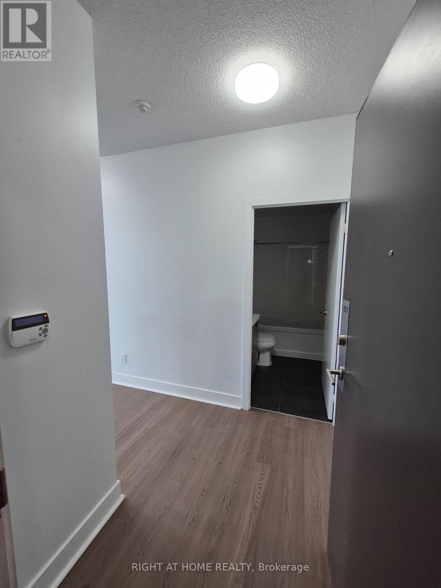 1807 - 90 Stadium Road, Toronto, Ontario  M5V 3W5 - Photo 2 - C13646258