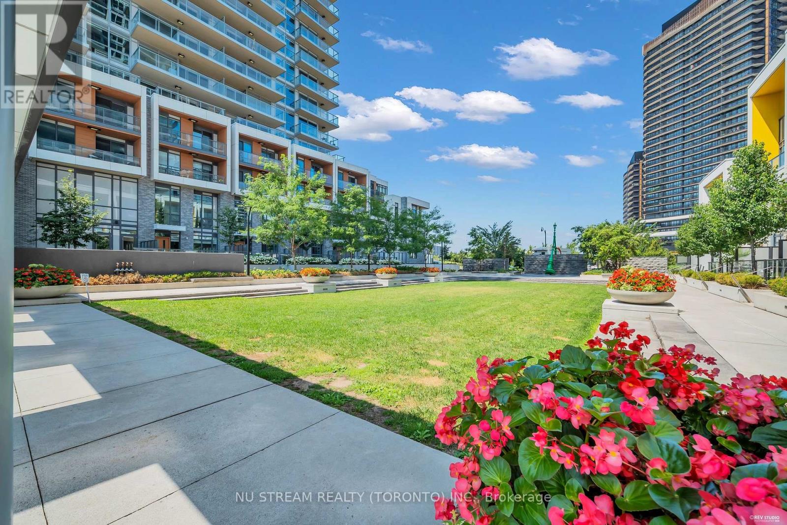 1105 - 95 Mcmahon Drive, Toronto, Ontario  M2K 0H2 - Photo 3 - C13646278