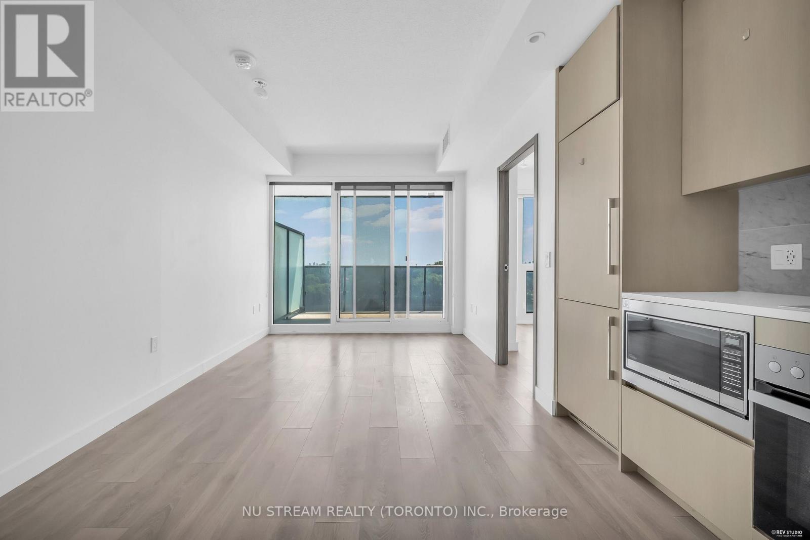 1105 - 95 Mcmahon Drive, Toronto, Ontario  M2K 0H2 - Photo 8 - C13646278