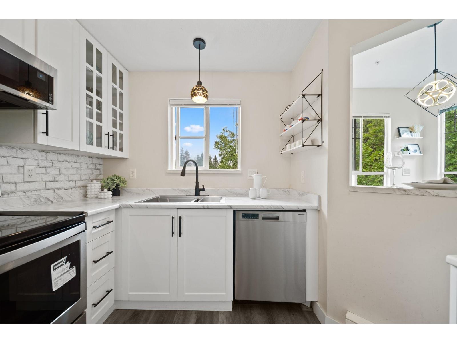 404 10186 155 Street, Surrey, British Columbia  V3R 0R6 - Photo 13 - R3153401