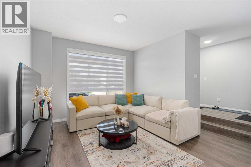 56 Belmont Green Sw, Calgary, Alberta  T2X 5E3 - Photo 2 - A2313738