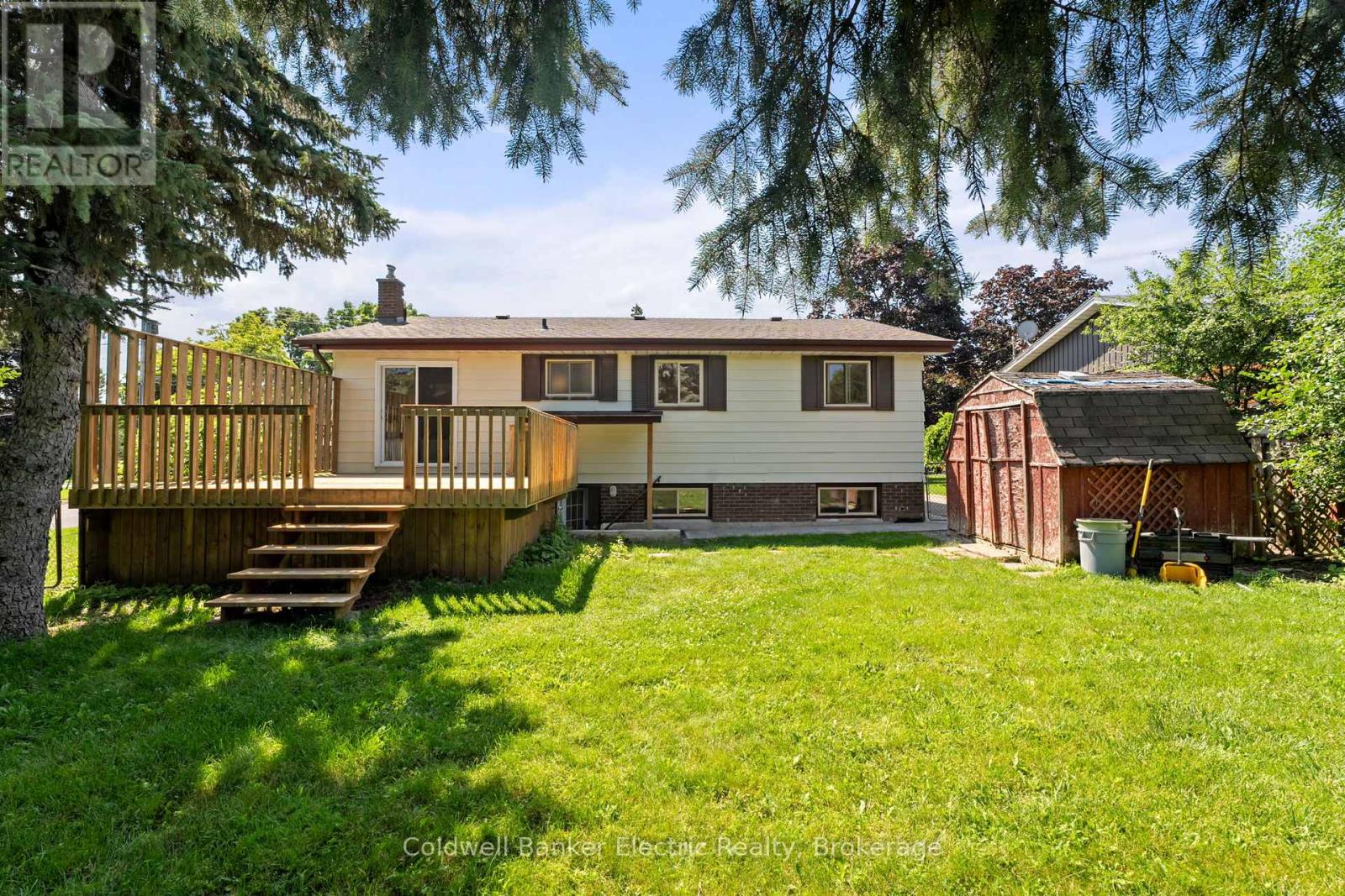 8B POTTINGER STREET
