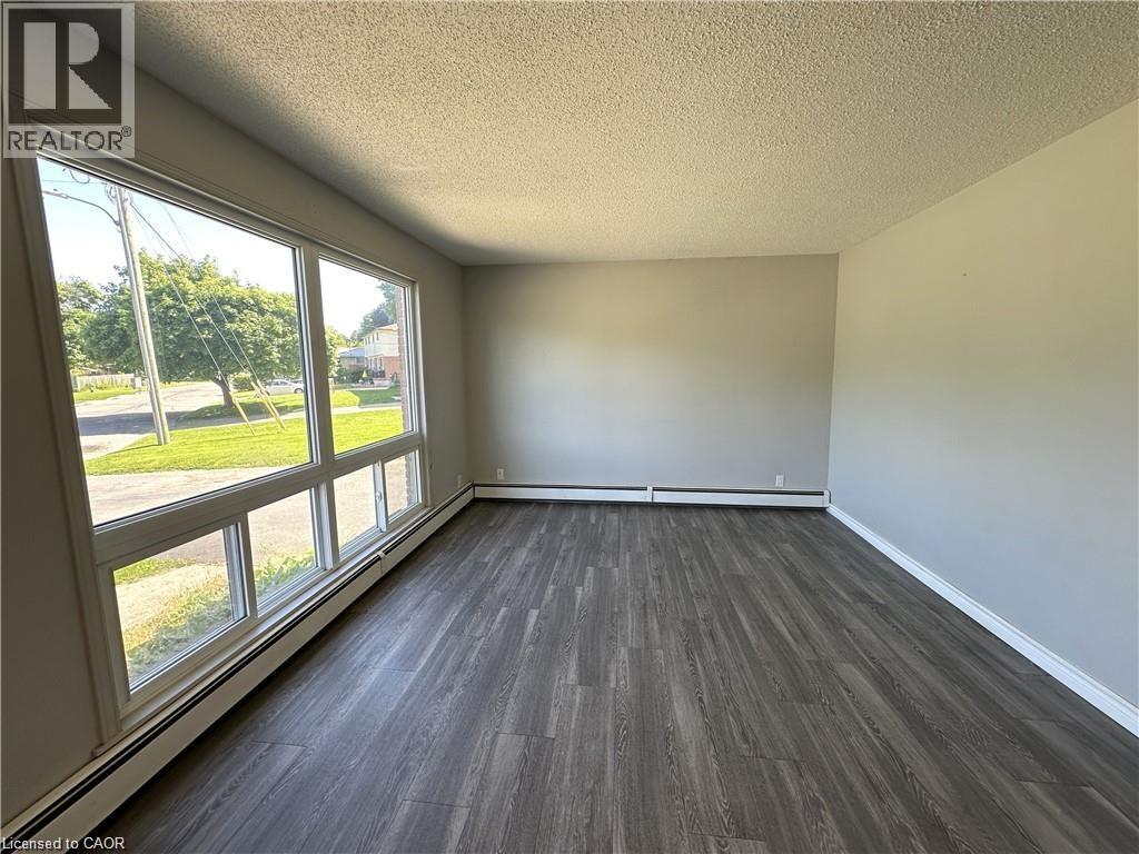 64-66 Oakwood Avenue, Simcoe, Ontario  N3Y 1H6 - Photo 8 - 40835846