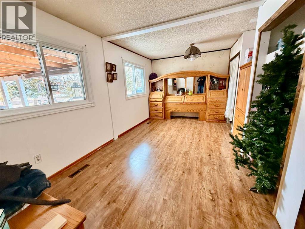 5111 49 Street, Irma, Alberta  T0B 2H0 - Photo 11 - A2302627