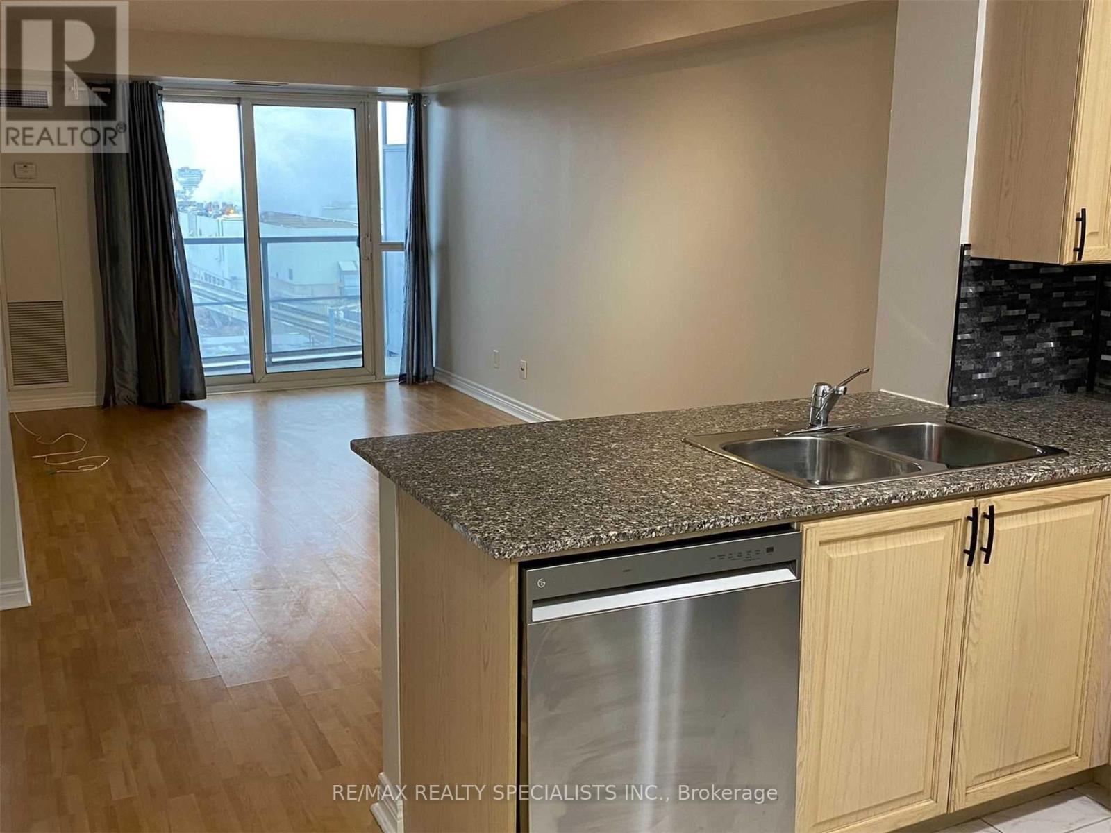 1001 - 83 Borough Drive, Toronto, Ontario  M1P 5E4 - Photo 5 - E13646334
