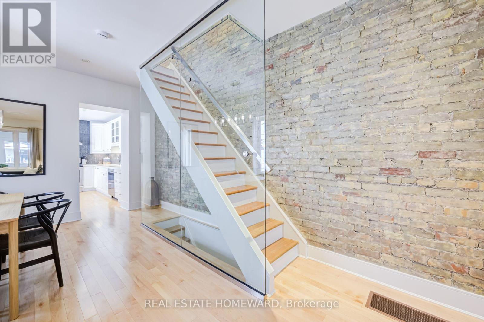 43 Amroth Avenue, Toronto, Ontario  M4C 4H3 - Photo 15 - E13646358