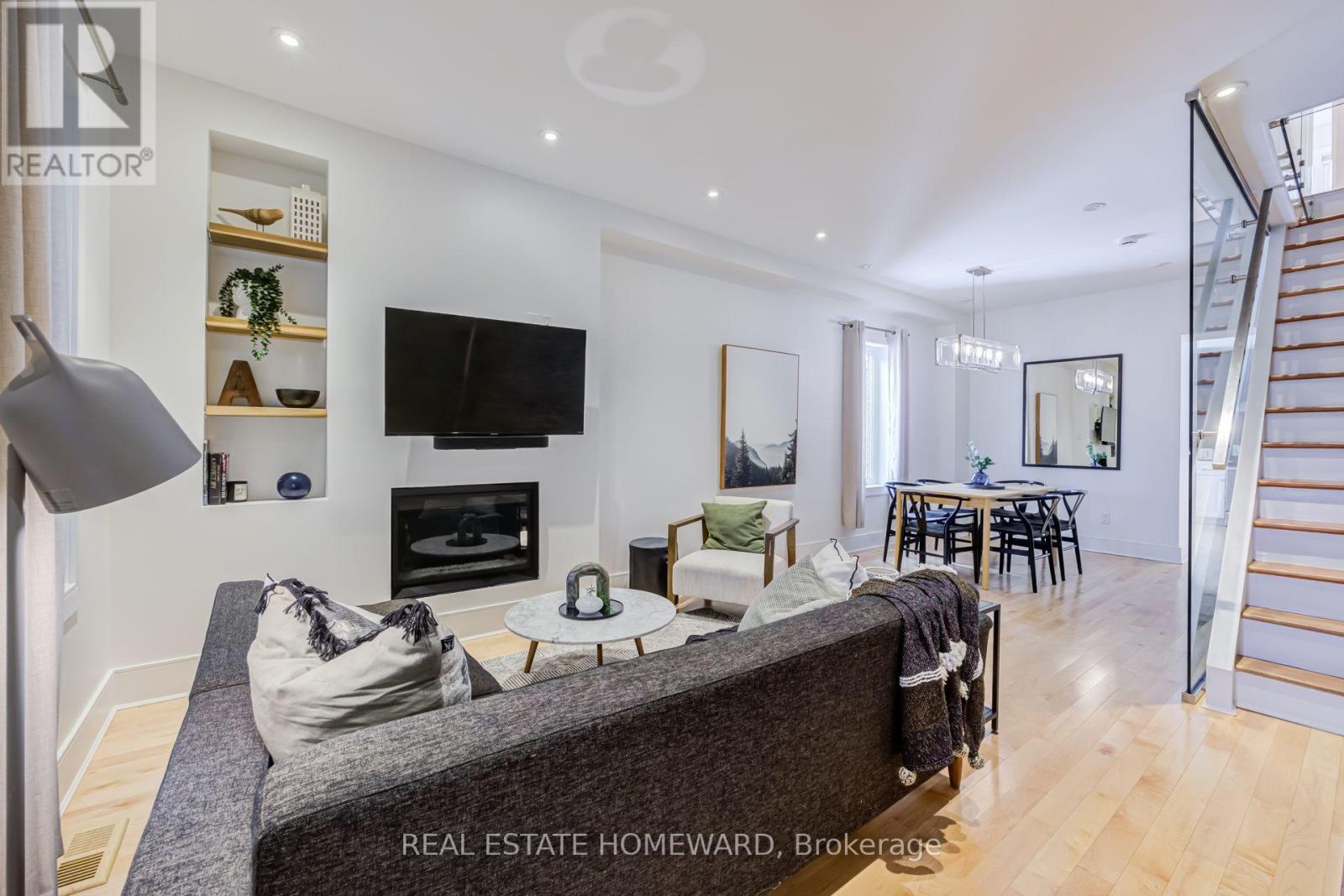 43 Amroth Avenue, Toronto, Ontario  M4C 4H3 - Photo 2 - E13646358