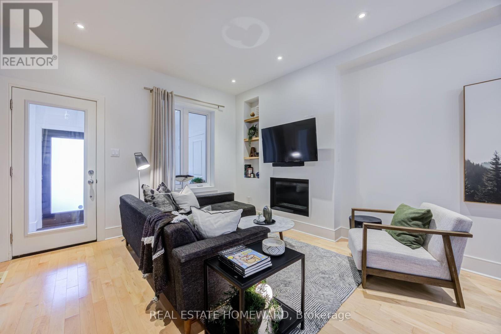43 Amroth Avenue, Toronto, Ontario  M4C 4H3 - Photo 8 - E13646358