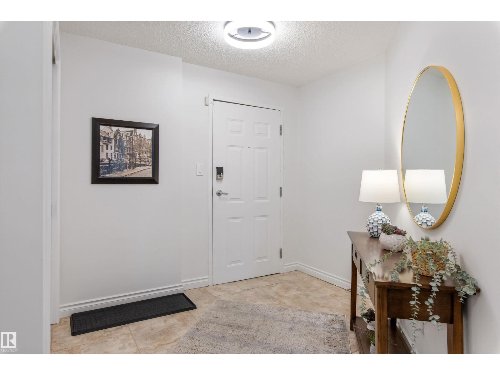 #105 10108 125 St Nw, Edmonton, Alberta  T5N 4B6 - Photo 3 - E4502416