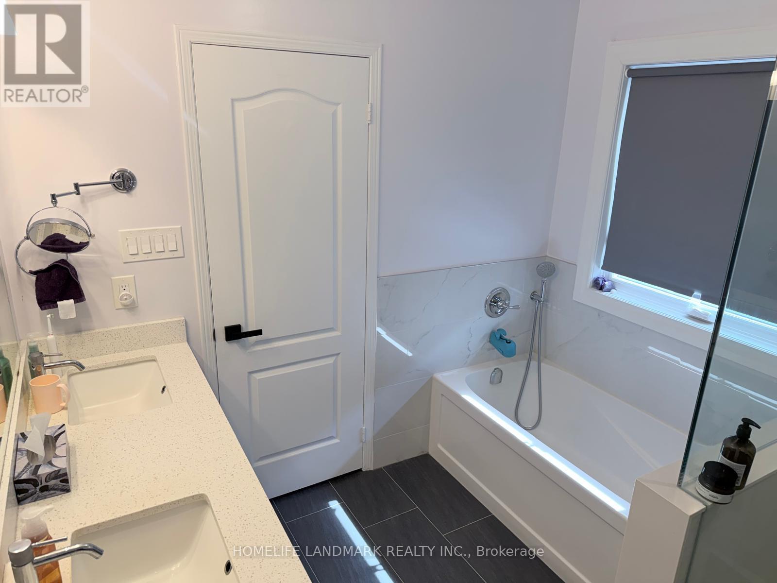 434 Heddle Crescent, Newmarket, Ontario  L3X 2J2 - Photo 12 - N13646332