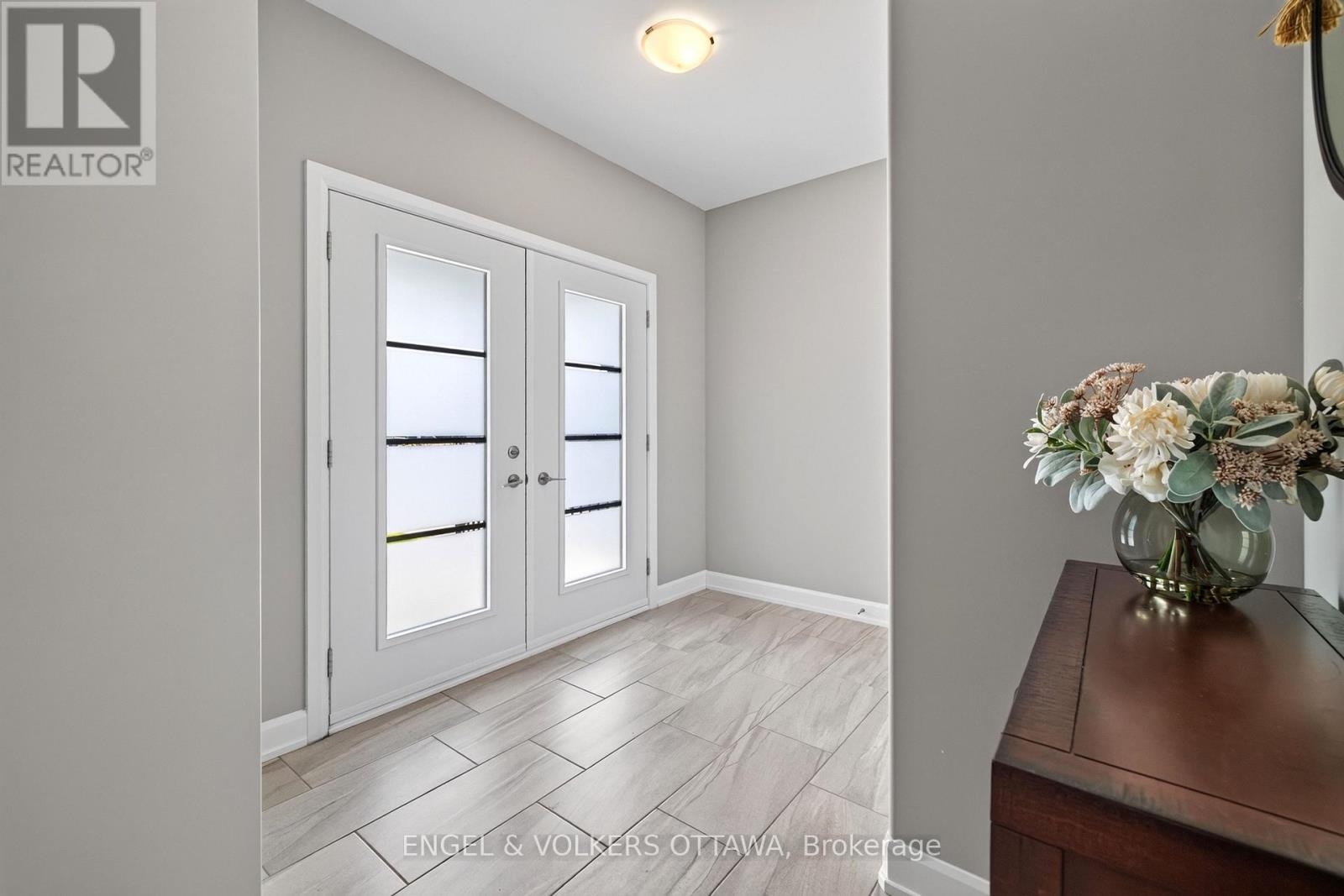501 Lucent Street, Russell, Ontario  K4R 0G3 - Photo 5 - X13646274