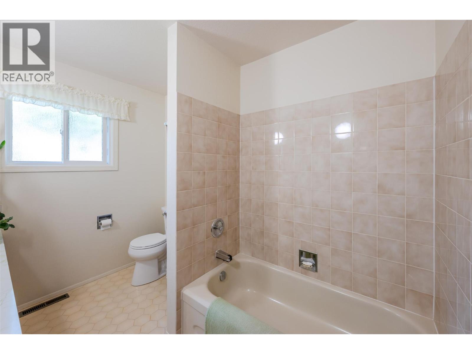 5608 Yarrow Street, Oliver, British Columbia  V0H 1T9 - Photo 26 - 10396912
