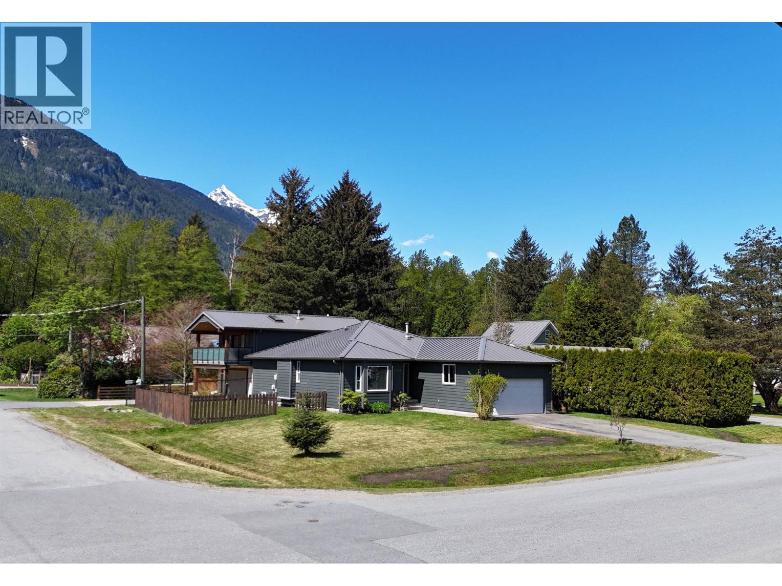 41613 COTTONWOOD ROAD, Squamish, British Columbia