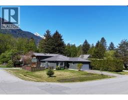 41613 COTTONWOOD ROAD, Squamish, British Columbia