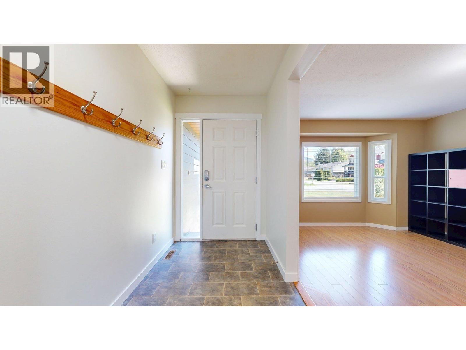 41613 Cottonwood Road, Squamish, British Columbia  V0N 1H0 - Photo 3 - R3120115