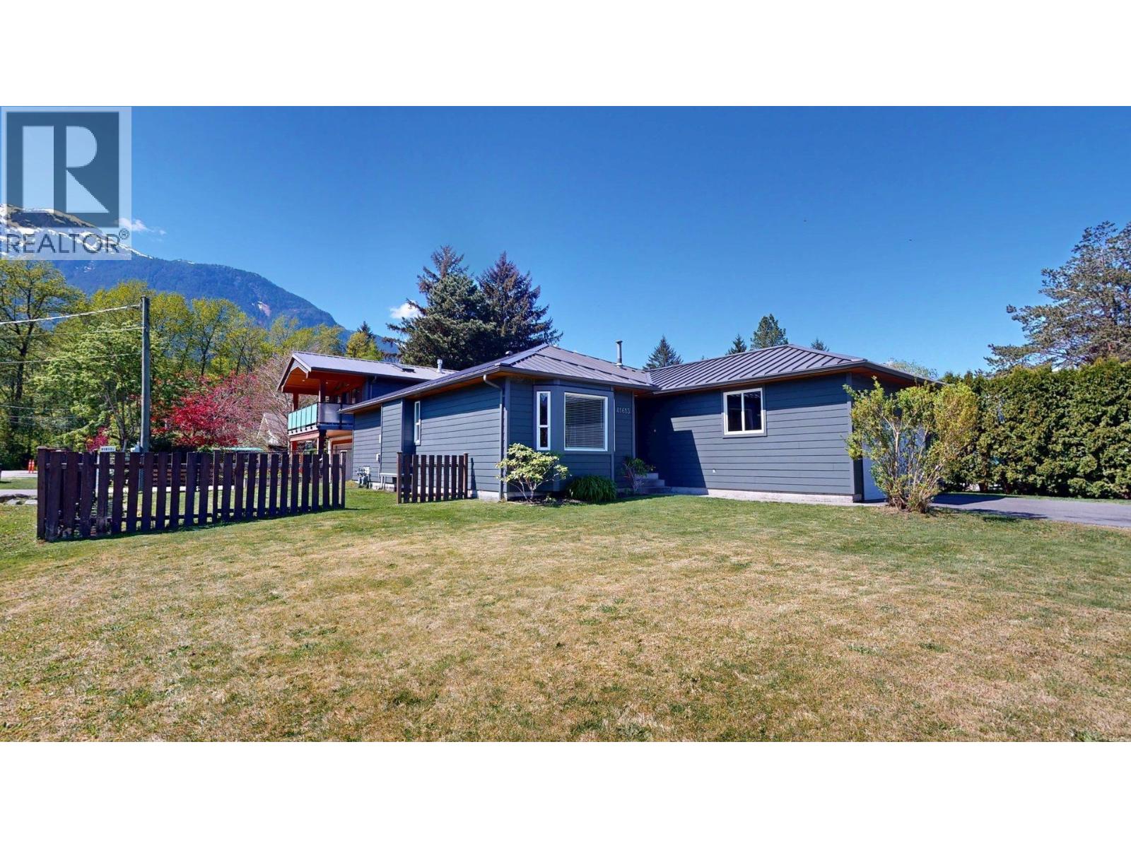 41613 Cottonwood Road, Squamish, British Columbia  V0N 1H0 - Photo 18 - R3120115