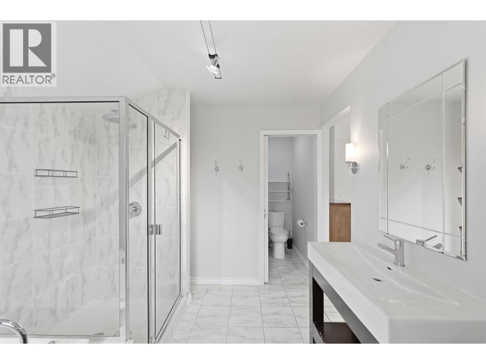 694 Mcclure Road, Kelowna, British Columbia  V1W 1M1 - Photo 33 - 10395747