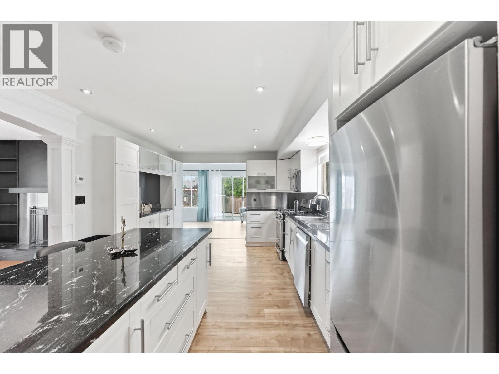 694 Mcclure Road, Kelowna, British Columbia  V1W 1M1 - Photo 12 - 10395747