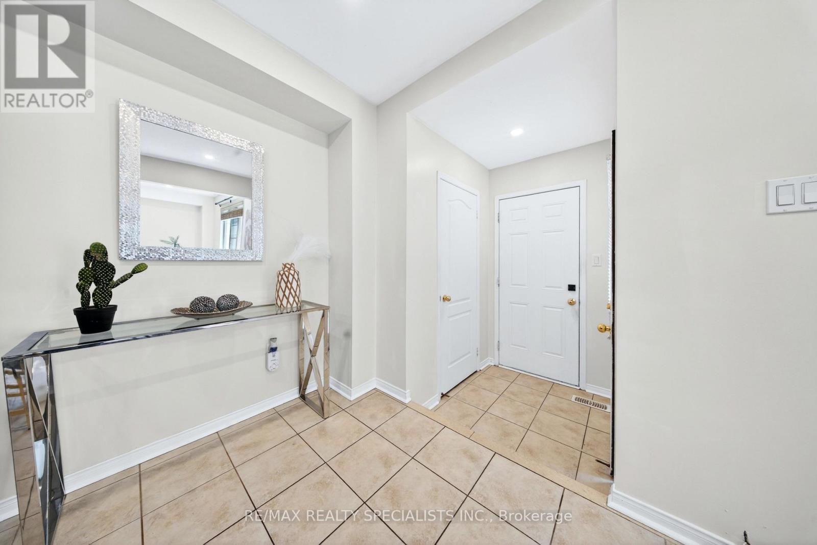 45 Warnford Circle, Ajax, Ontario L1T 0J7 - Photo 17 - E13636188