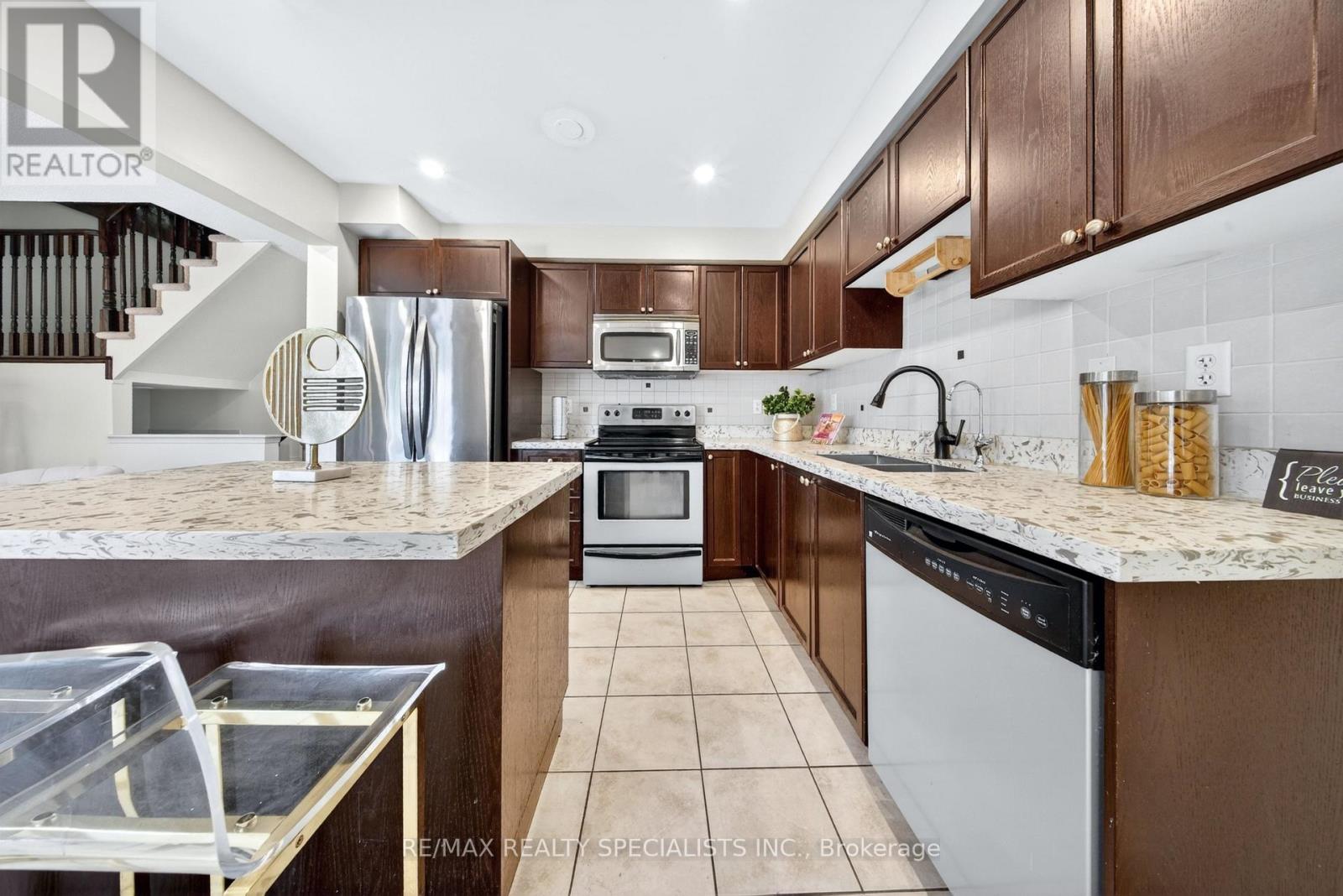 45 Warnford Circle, Ajax, Ontario L1T 0J7 - Photo 16 - E13636188