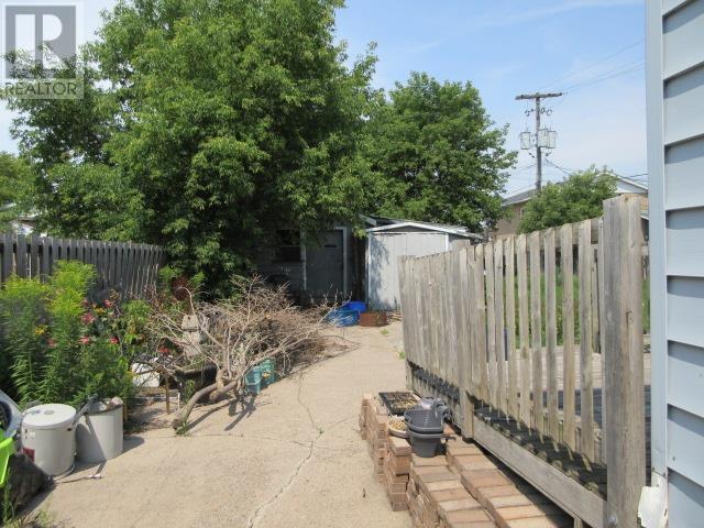 102 Vivian Ave, Sault Ste. Marie, Ontario P6C 2G1 - Photo 2 - SM262079