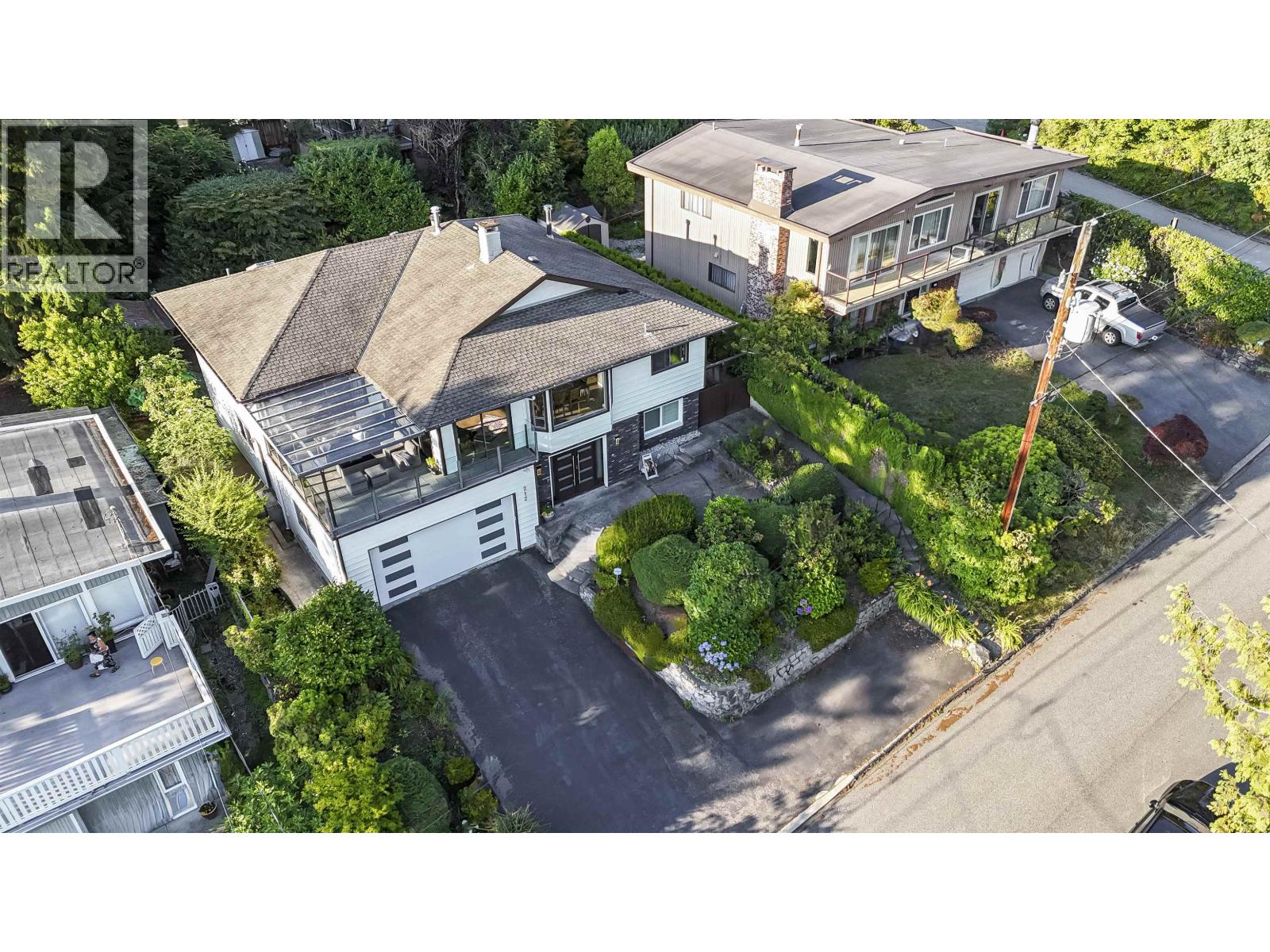 212 W BALMORAL ROAD, North Vancouver, British Columbia