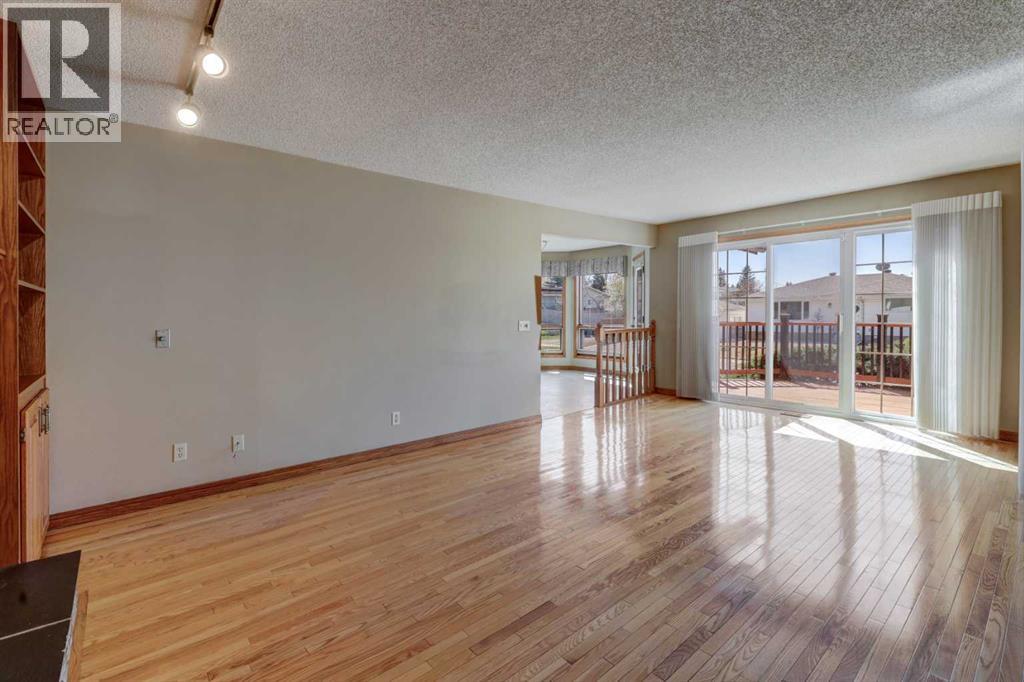 2328 Munro Drive NE, Calgary, Alberta  T2E 5Y9 - Photo 5 - A2324215