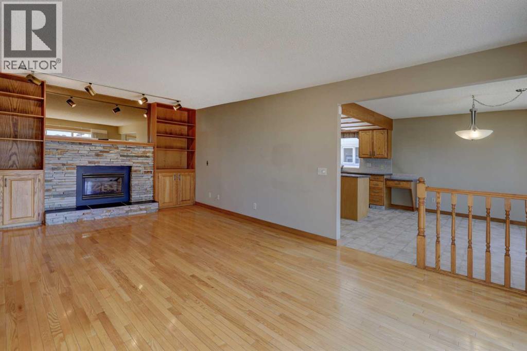 2328 Munro Drive NE, Calgary, Alberta  T2E 5Y9 - Photo 3 - A2324215