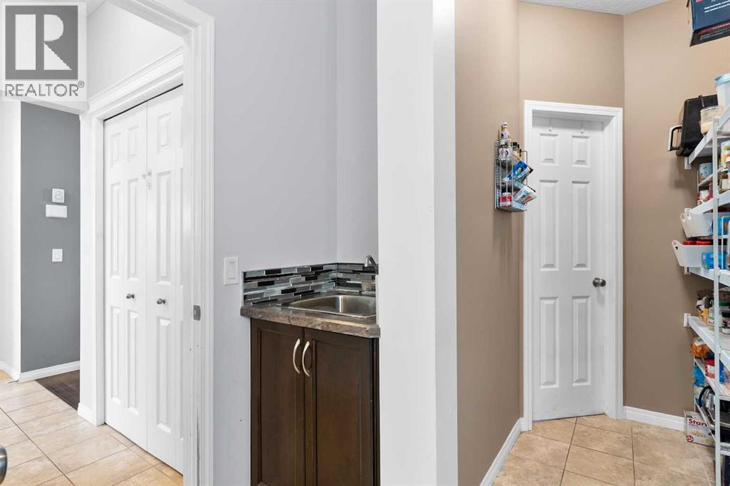 106 Morningside Circle SW, Airdrie, Alberta  T4B 0L8 - Photo 6 - A2324694