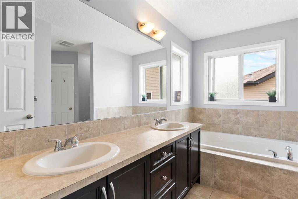 106 Morningside Circle SW, Airdrie, Alberta  T4B 0L8 - Photo 28 - A2324694