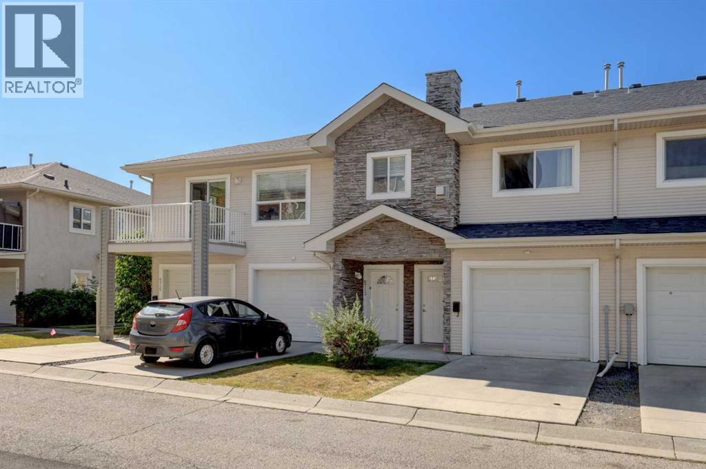6711 Pinecliff Grove NE, Calgary, Alberta  T1Y 7K8 - Photo 2 - A2335203