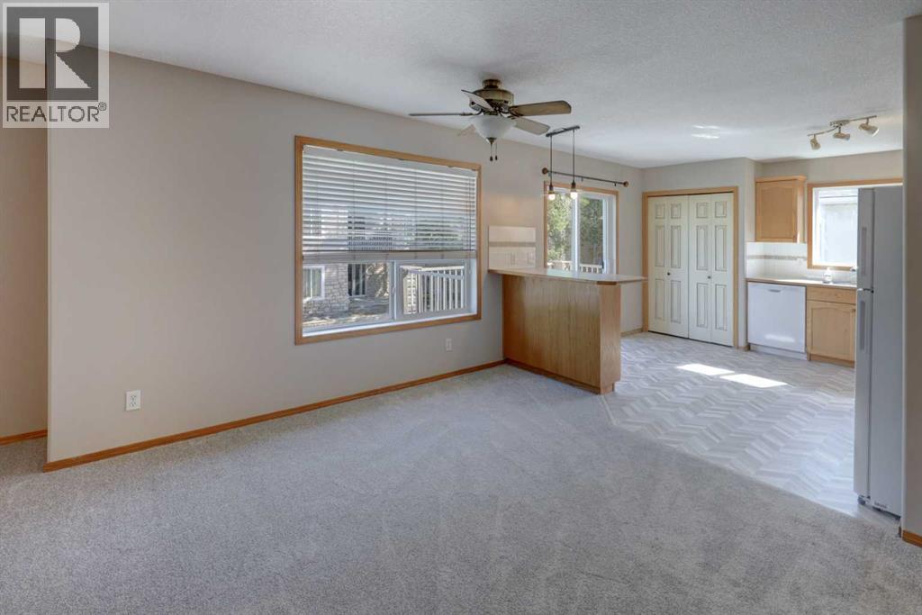 6711 Pinecliff Grove NE, Calgary, Alberta  T1Y 7K8 - Photo 6 - A2335203