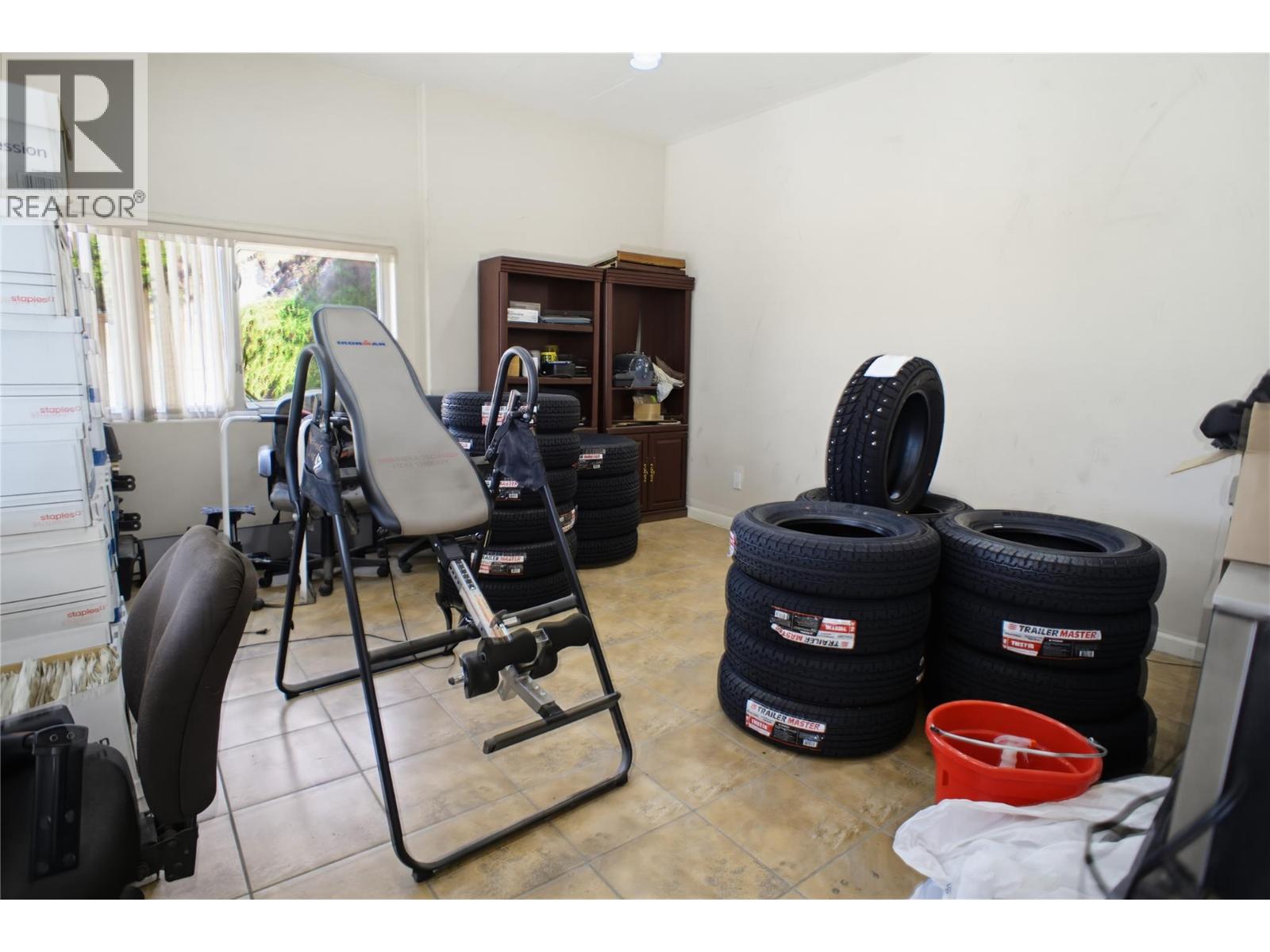 341 Victoria Street W, Kamloops, British Columbia  V2C 1A5 - Photo 18 - 10395248