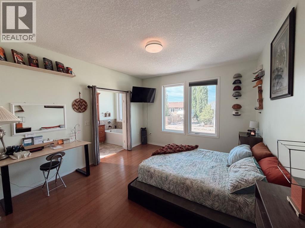 1016 2 Street NE, Sundre, Alberta  T0M 1X0 - Photo 24 - A2334360