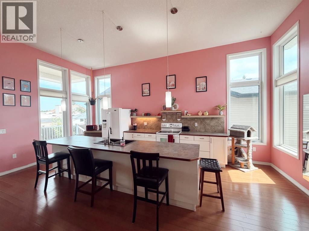 1016 2 Street NE, Sundre, Alberta  T0M 1X0 - Photo 5 - A2334360