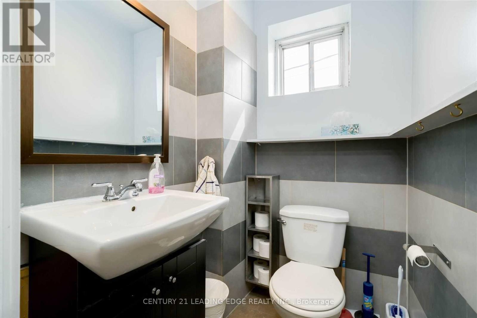 2a&b - 298 Gerrard Street E, Toronto, Ontario  M5A 2G5 - Photo 10 - C13646378