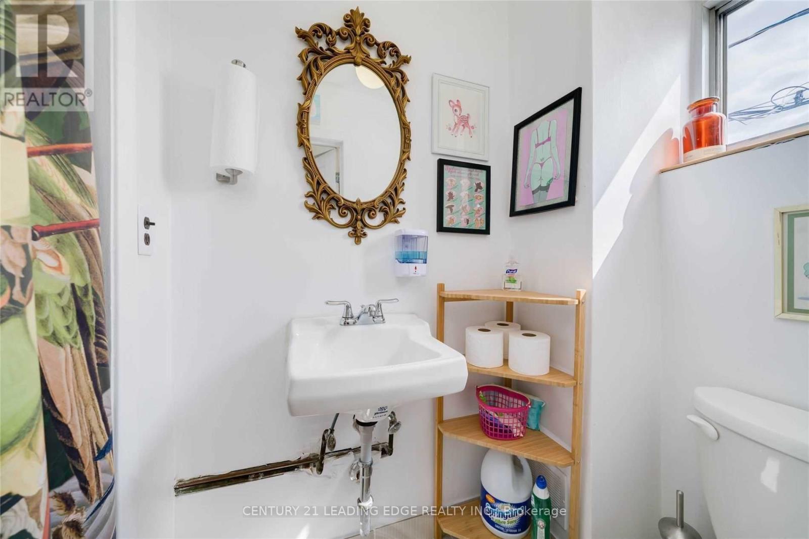 2a&b - 298 Gerrard Street E, Toronto, Ontario  M5A 2G5 - Photo 13 - C13646378