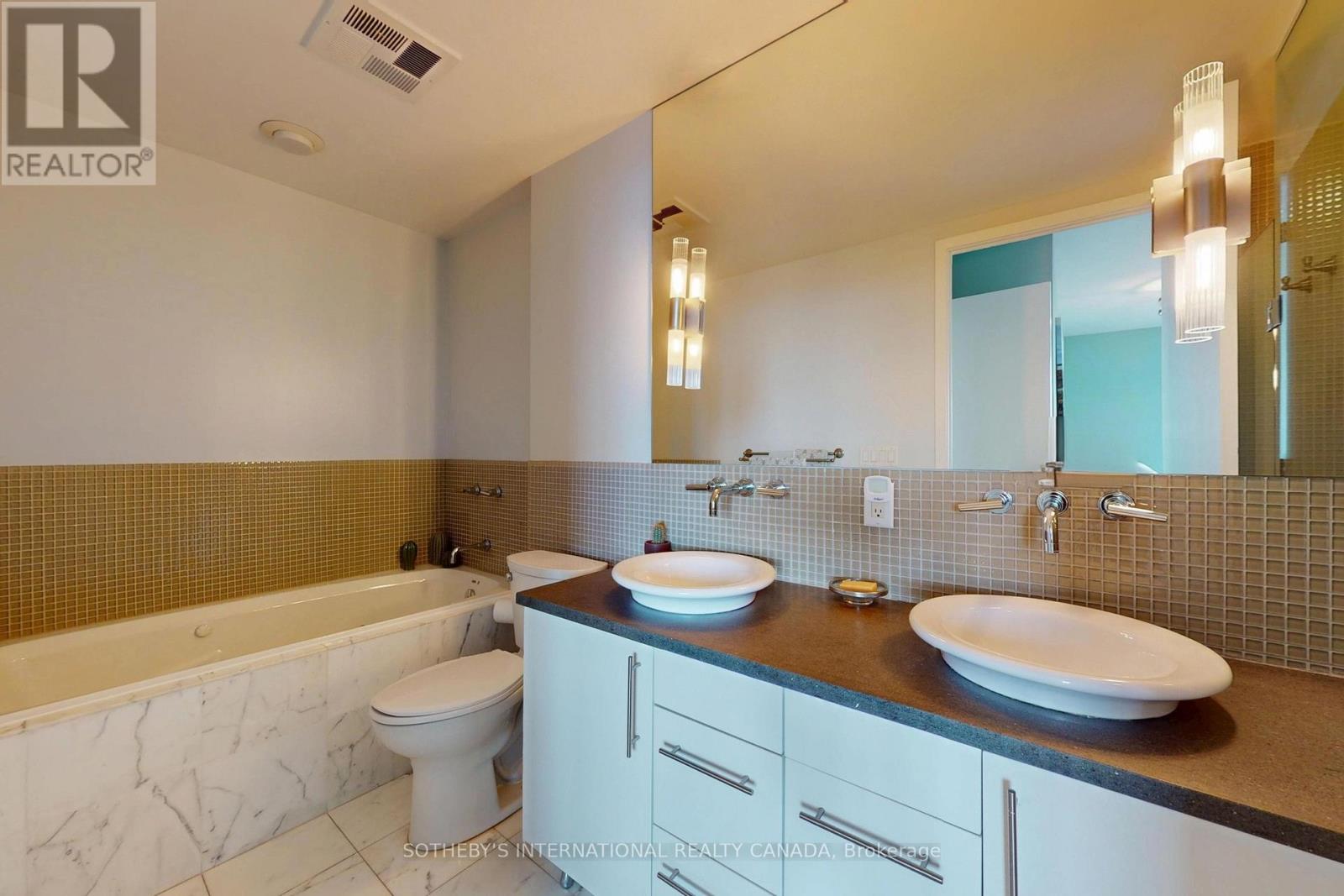 4204 - 33 Lombard Street, Toronto, Ontario  M5C 3H8 - Photo 20 - C13646412