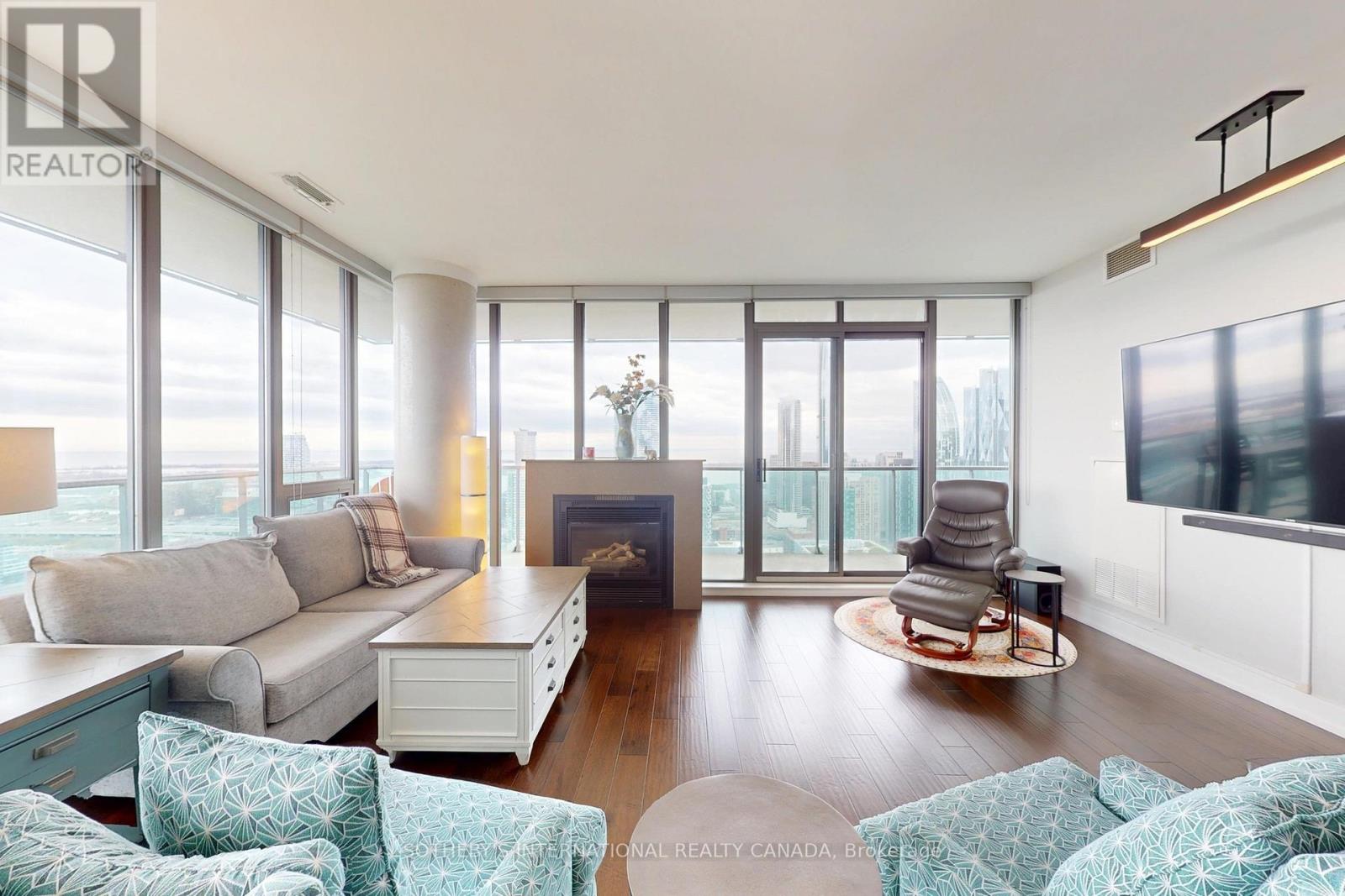 4204 - 33 Lombard Street, Toronto, Ontario  M5C 3H8 - Photo 4 - C13646412