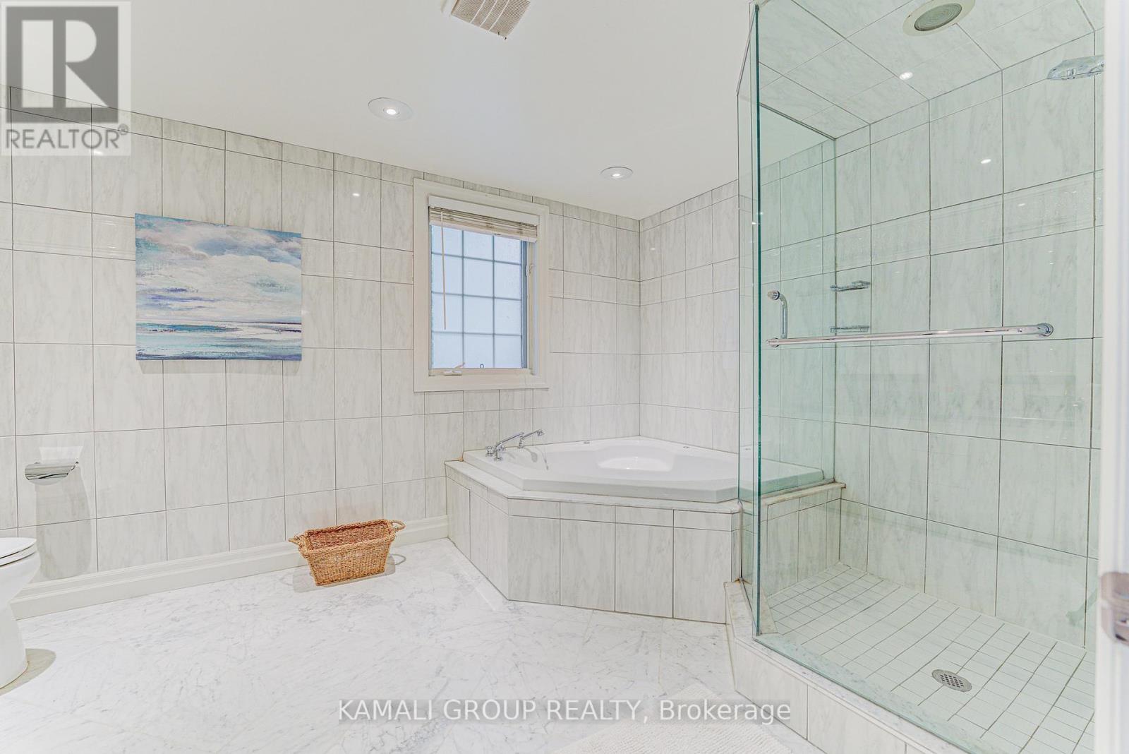 5 Caravan Drive, Toronto, Ontario  M3B 1M9 - Photo 10 - C13646498