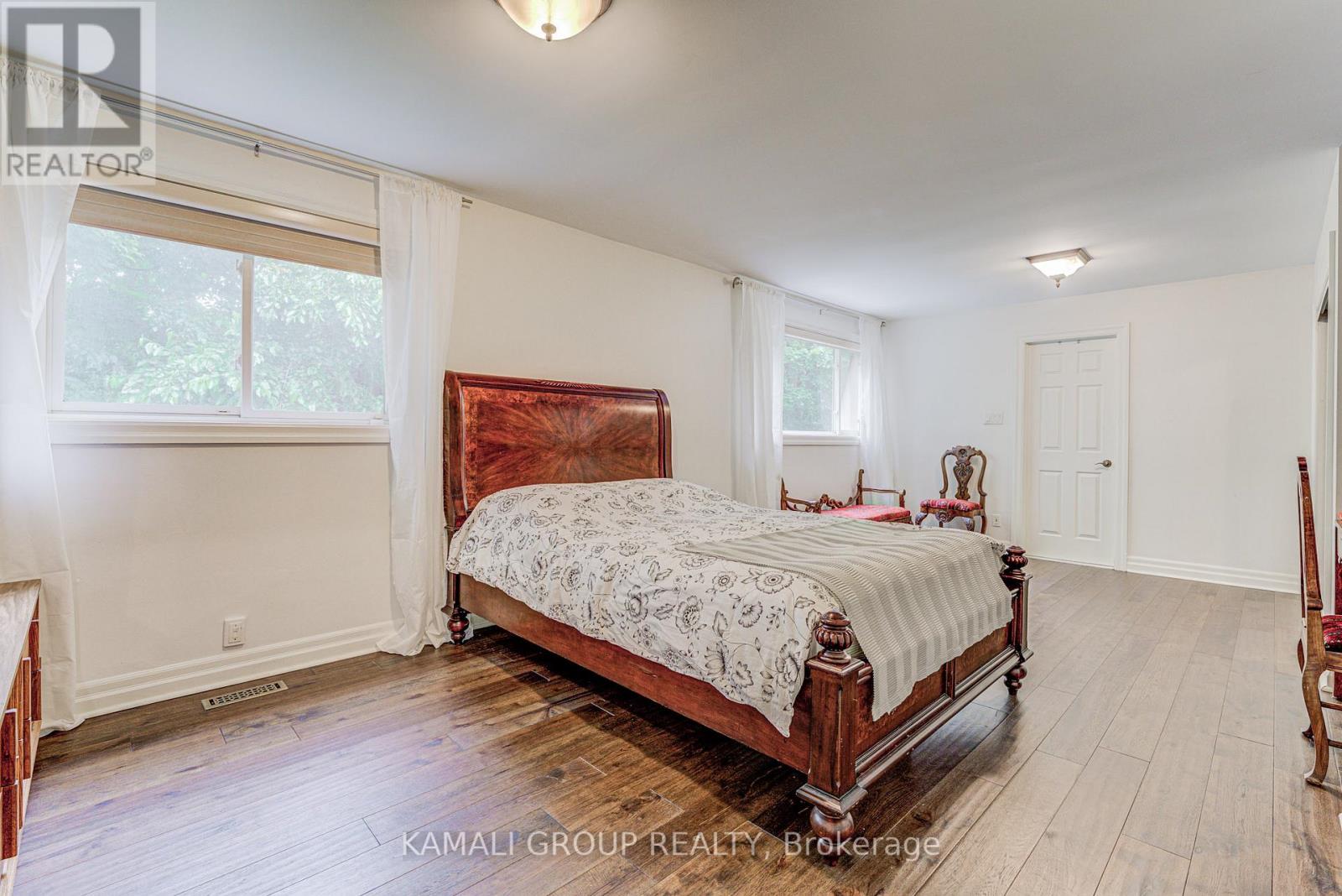 5 Caravan Drive, Toronto, Ontario  M3B 1M9 - Photo 8 - C13646498